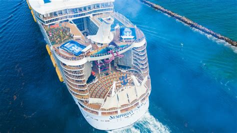 What is Aft on a Cruise Ship: An Insight into the Rear of a Floating Vacationland